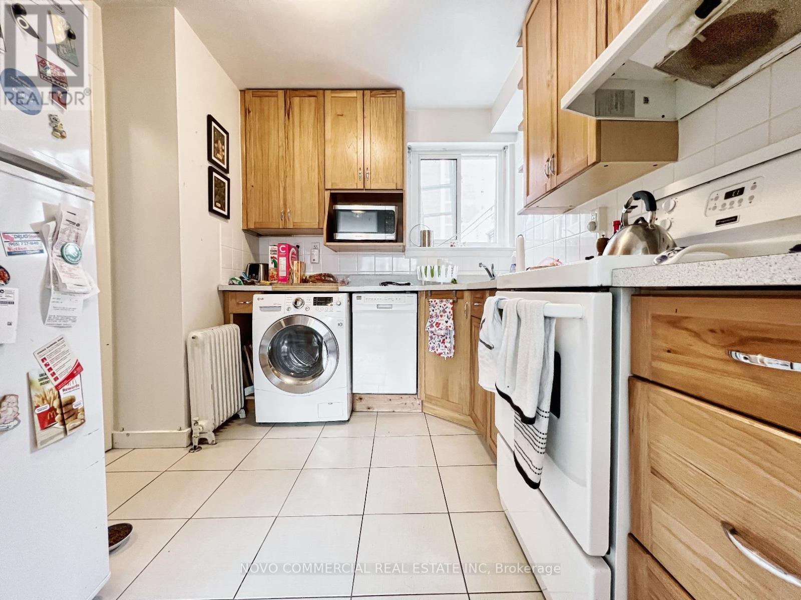 2nd Flr - 1658 Queen Street W, Toronto, Ontario  M6R 1B2 - Photo 5 - W12912404