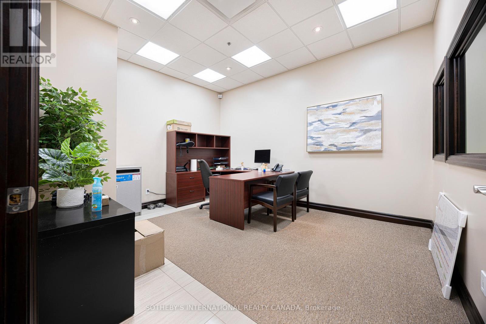 114 - 1065 Canadian Place, Mississauga, Ontario  L4W 0C2 - Photo 13 - W12912418