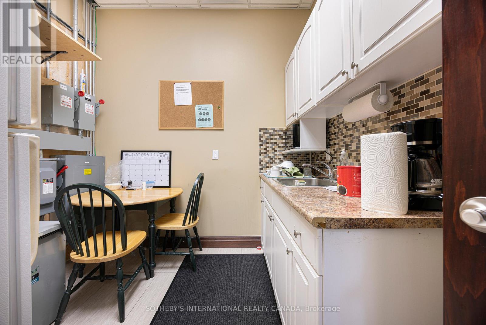 114 - 1065 Canadian Place, Mississauga, Ontario  L4W 0C2 - Photo 16 - W12912418