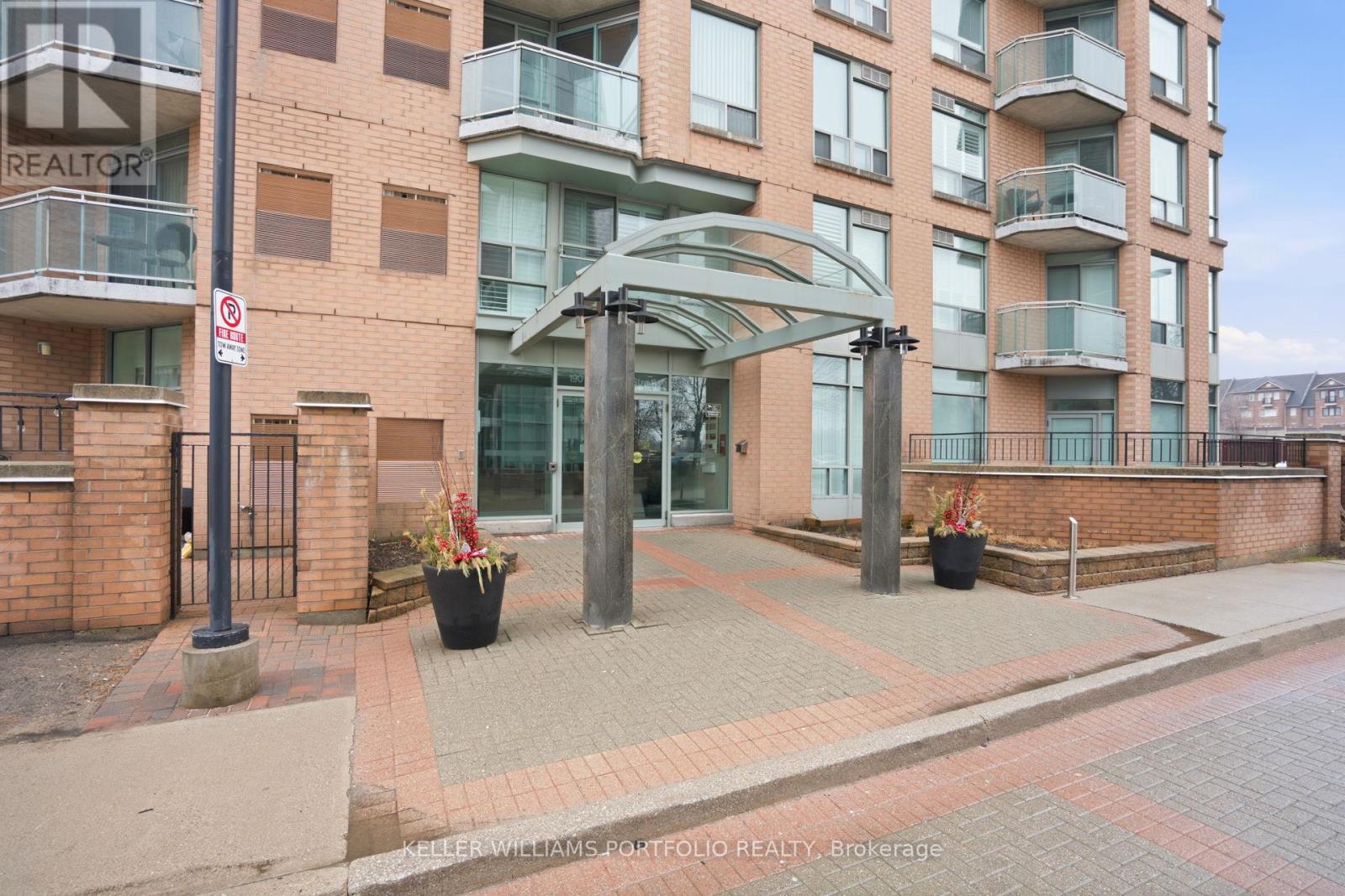 802 - 190 Manitoba Street, Toronto, Ontario  M8Y 3Y8 - Photo 2 - W12912420