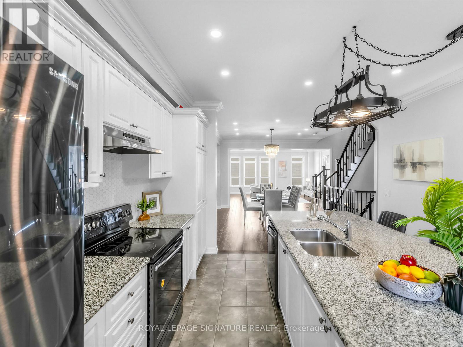 534 Stream Crescent, Oakville, Ontario  L6M 1N7 - Photo 11 - W12912422