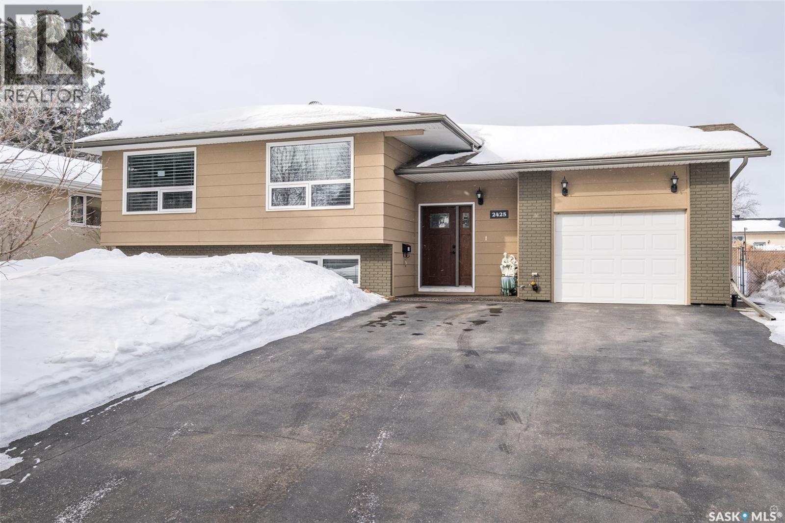 2425 15th Avenue E, Prince Albert, Saskatchewan  S6V 6H4 - Photo 1 - SK031110