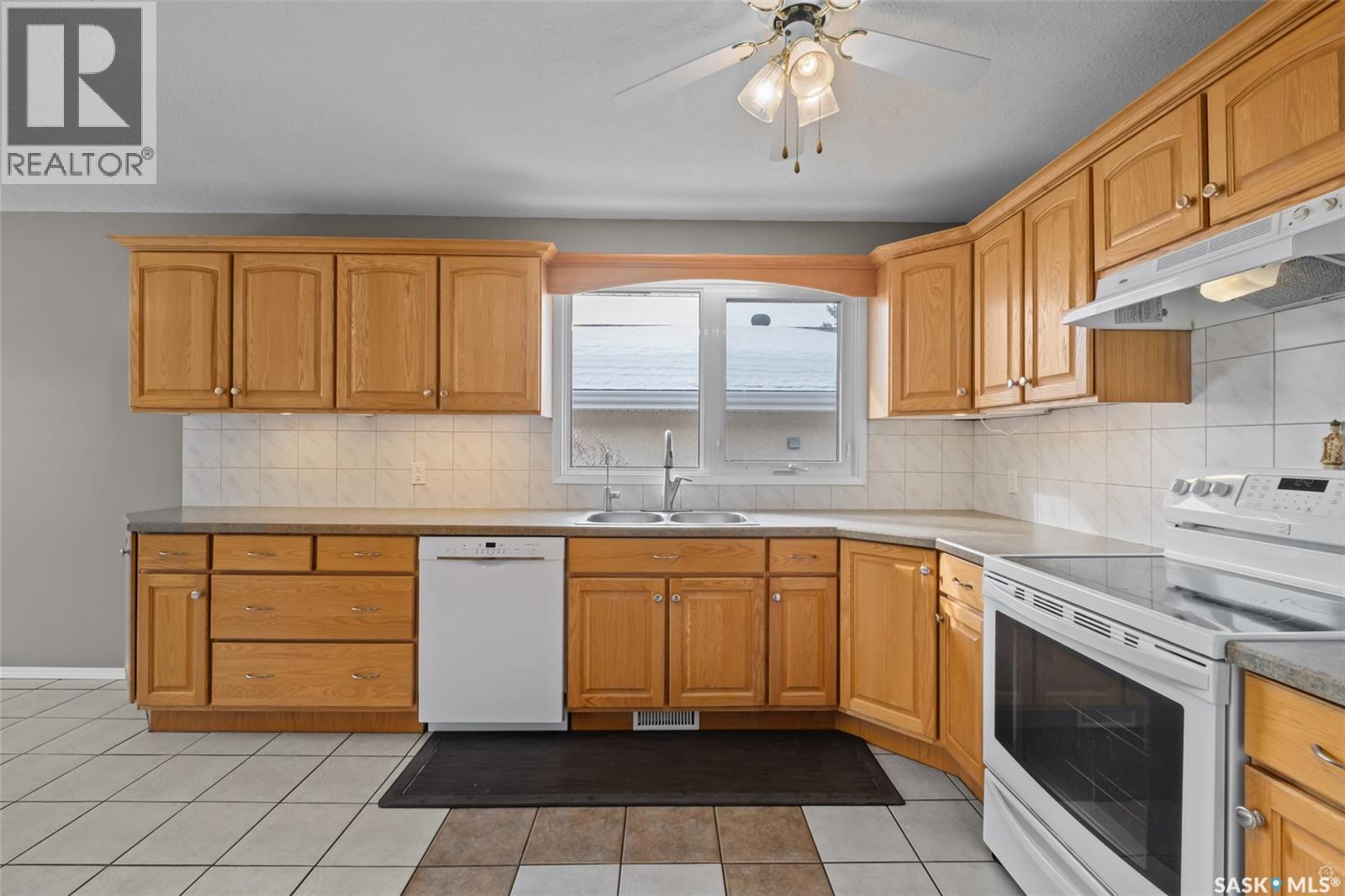 2425 15th Avenue E, Prince Albert, Saskatchewan  S6V 6H4 - Photo 9 - SK031110