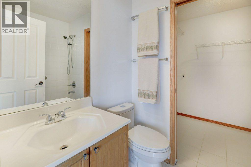 86 Royal Birch Gardens Nw, Calgary, Alberta  T3G 5H9 - Photo 20 - A2292809