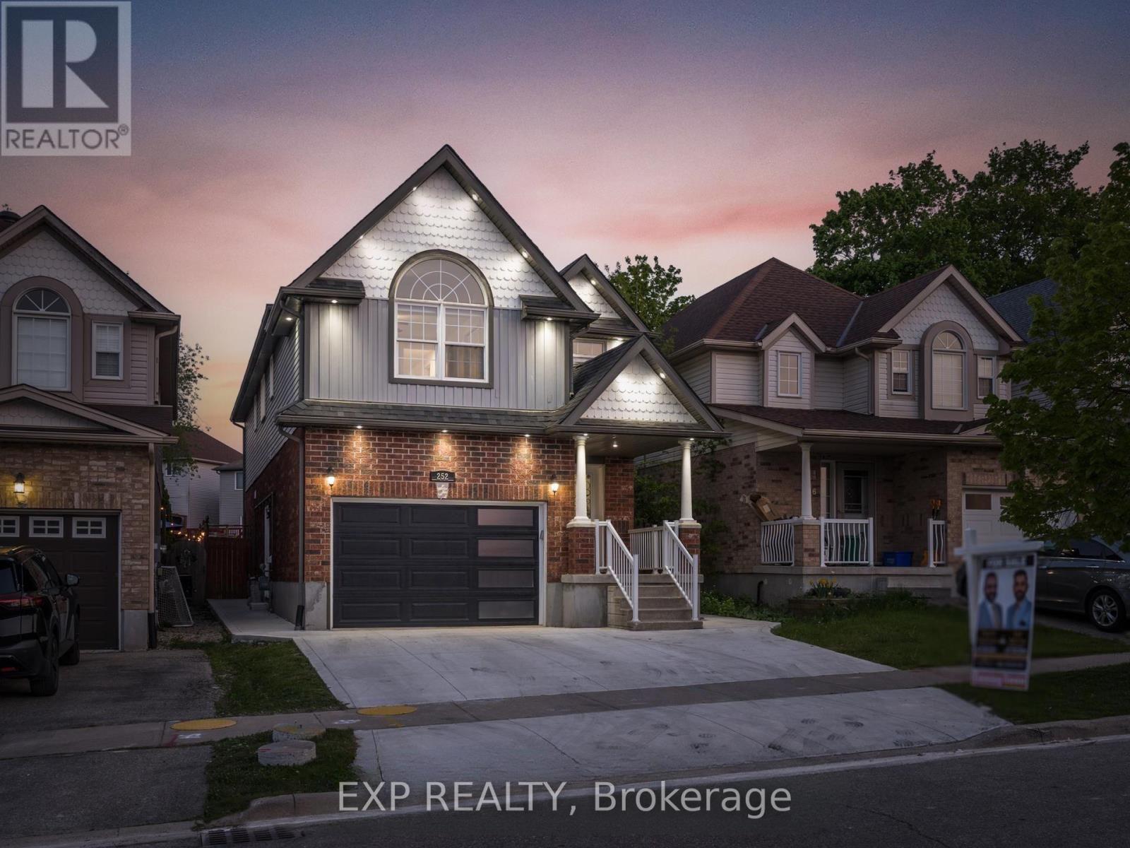 252 Bridlewreath Street, Kitchener, Ontario  N2E 4B4 - Photo 2 - X12899828