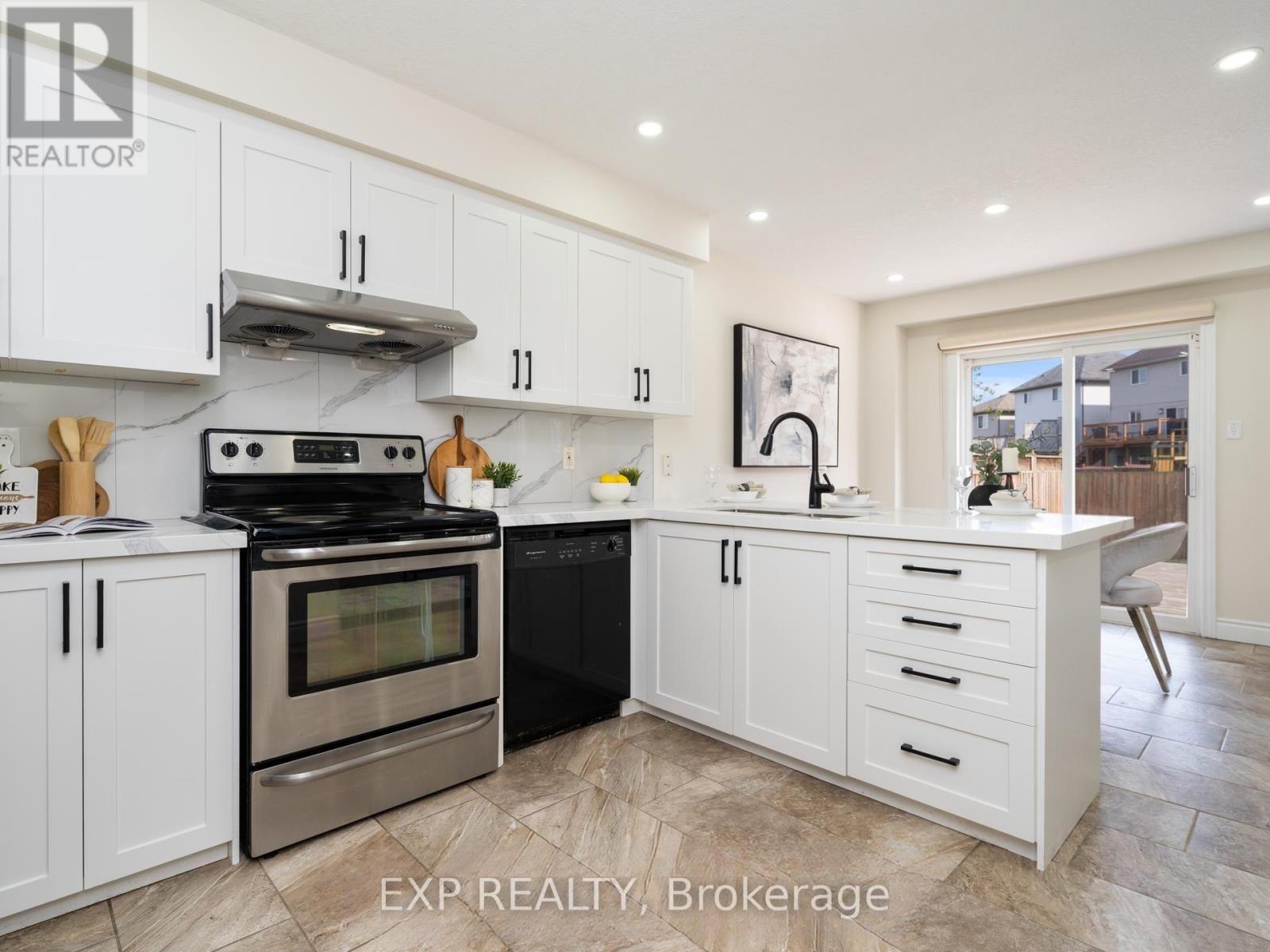 252 Bridlewreath Street, Kitchener, Ontario  N2E 4B4 - Photo 8 - X12899828