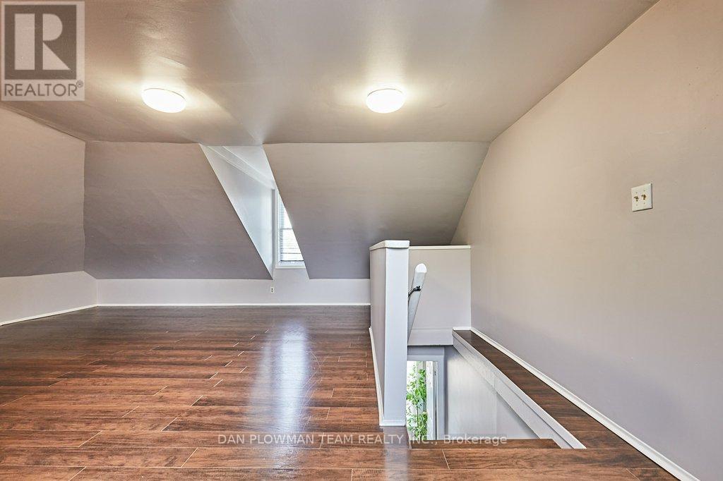 20 Queen Street, Kawartha Lakes, Ontario  K9V 1E9 - Photo 30 - X12912390