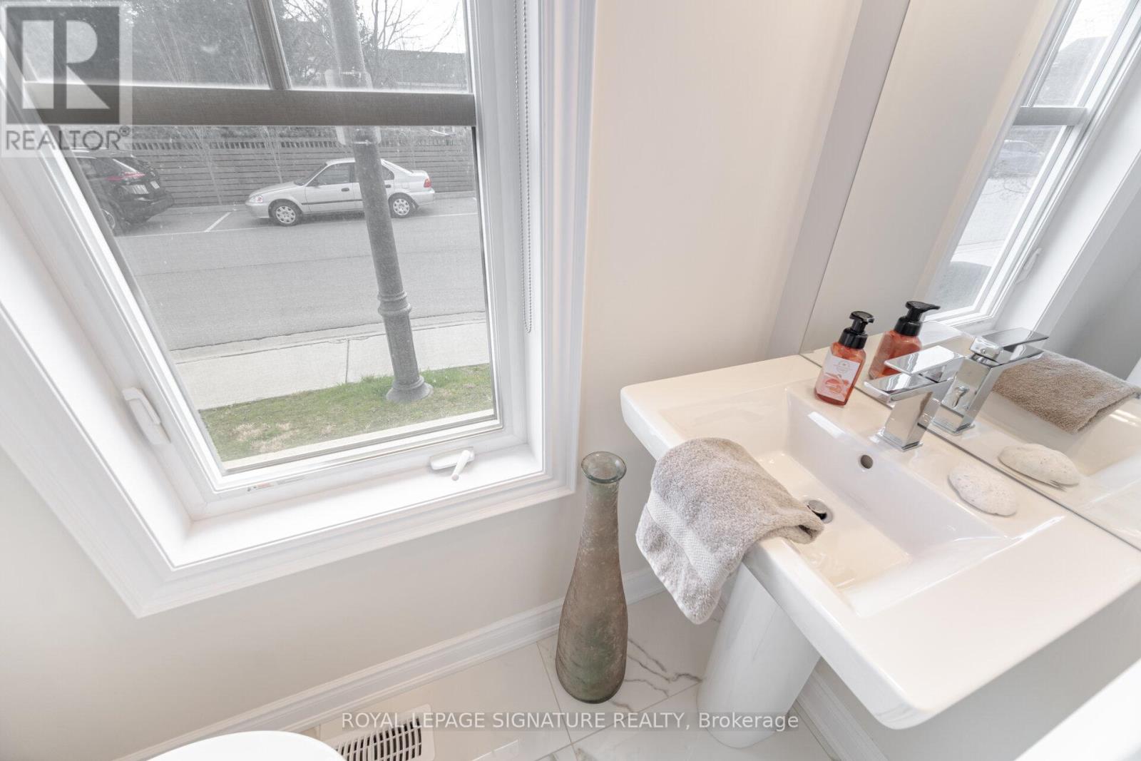 47 Windsor Circle, Niagara-On-The-Lake, Ontario  L0S 1J0 - Photo 20 - X12912392