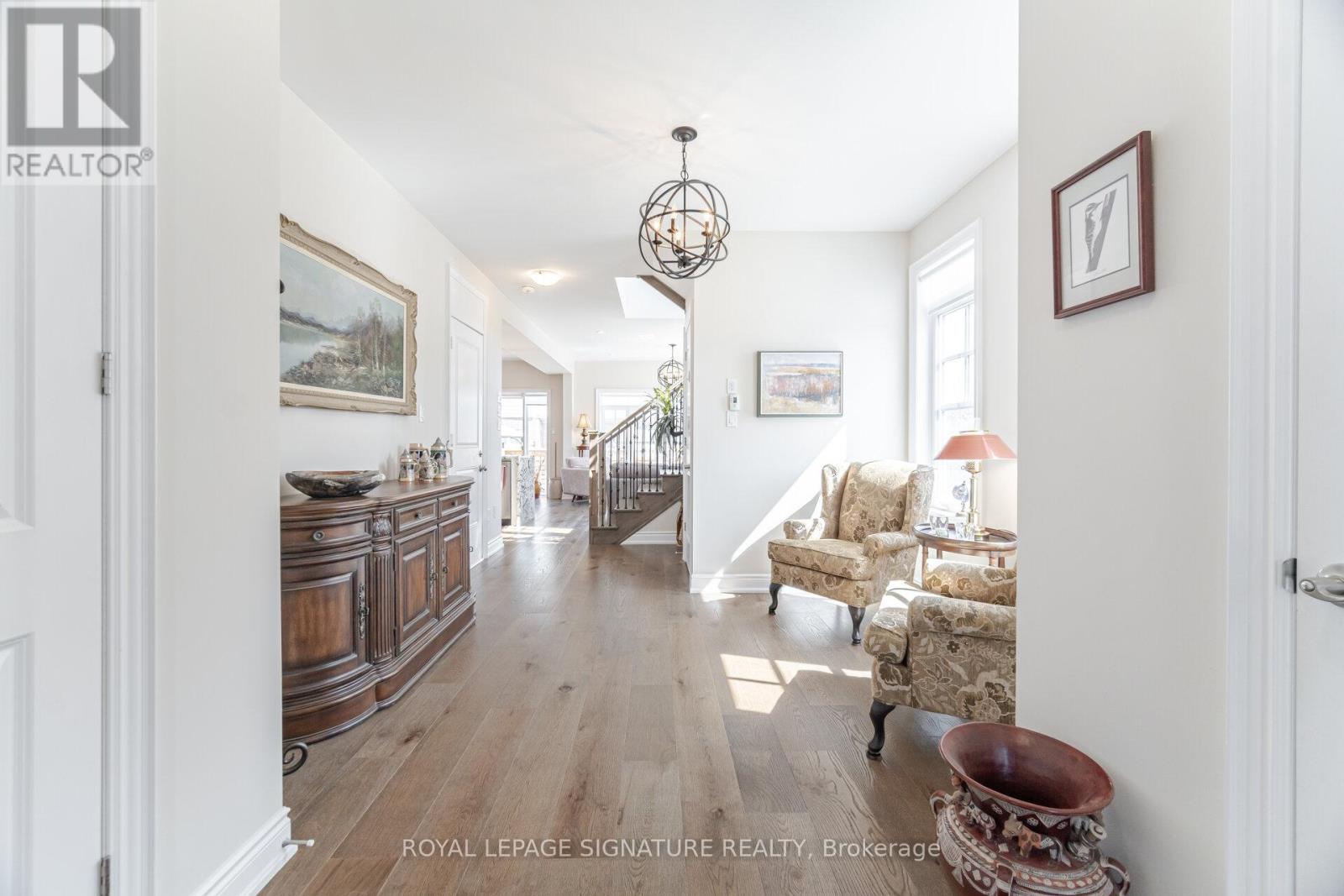 47 Windsor Circle, Niagara-On-The-Lake, Ontario  L0S 1J0 - Photo 6 - X12912392