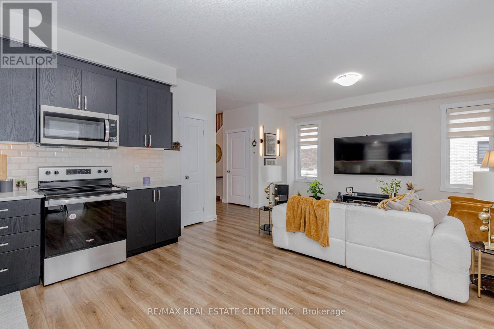 8 Moon Crescent, Cambridge, Ontario  N1S 0C4 - Photo 17 - X12912428