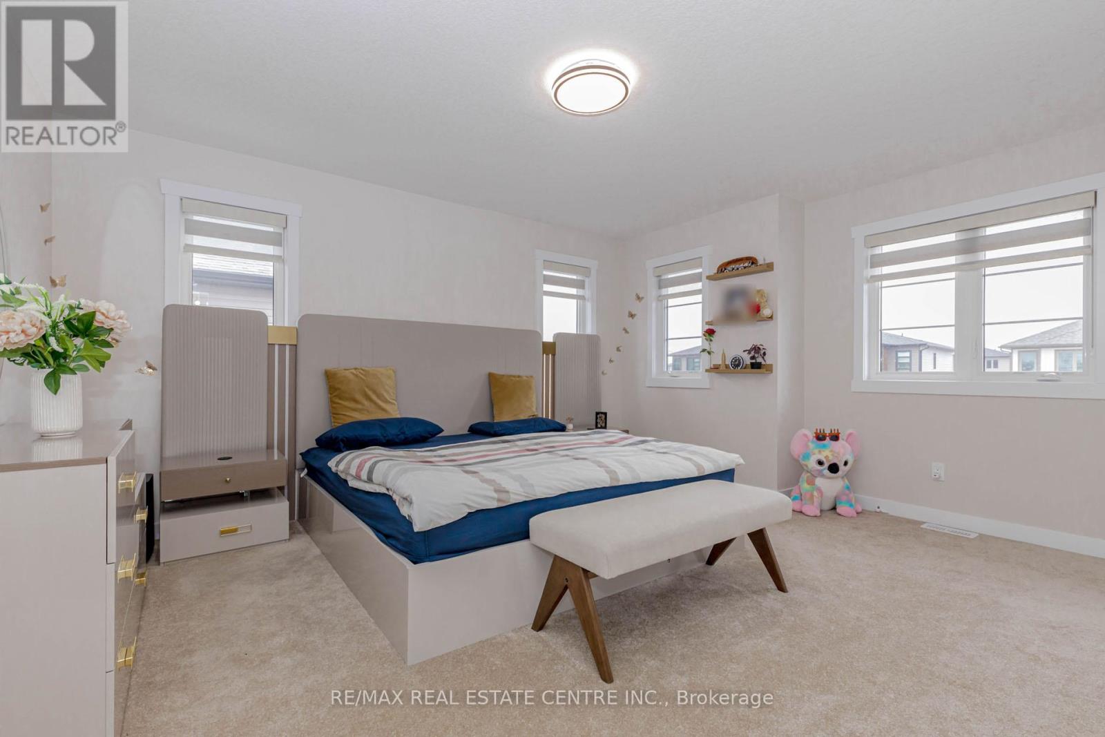 8 Moon Crescent, Cambridge, Ontario  N1S 0C4 - Photo 24 - X12912428