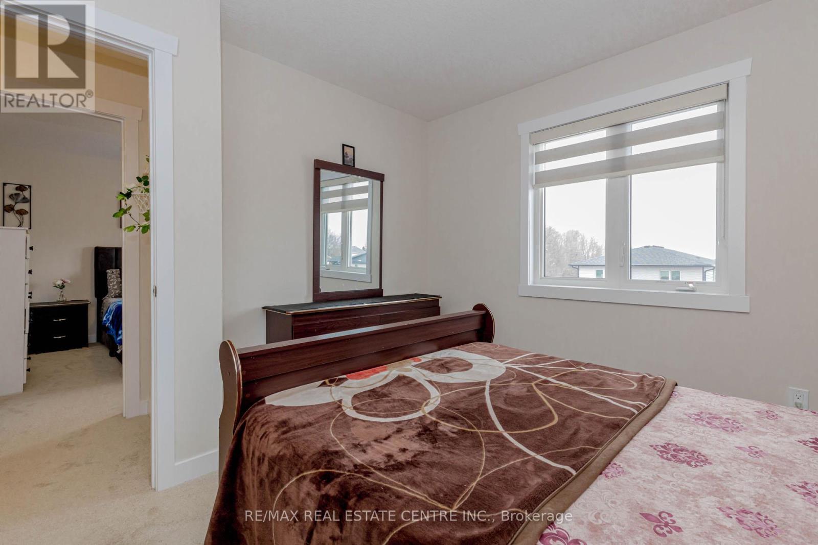 8 Moon Crescent, Cambridge, Ontario  N1S 0C4 - Photo 27 - X12912428