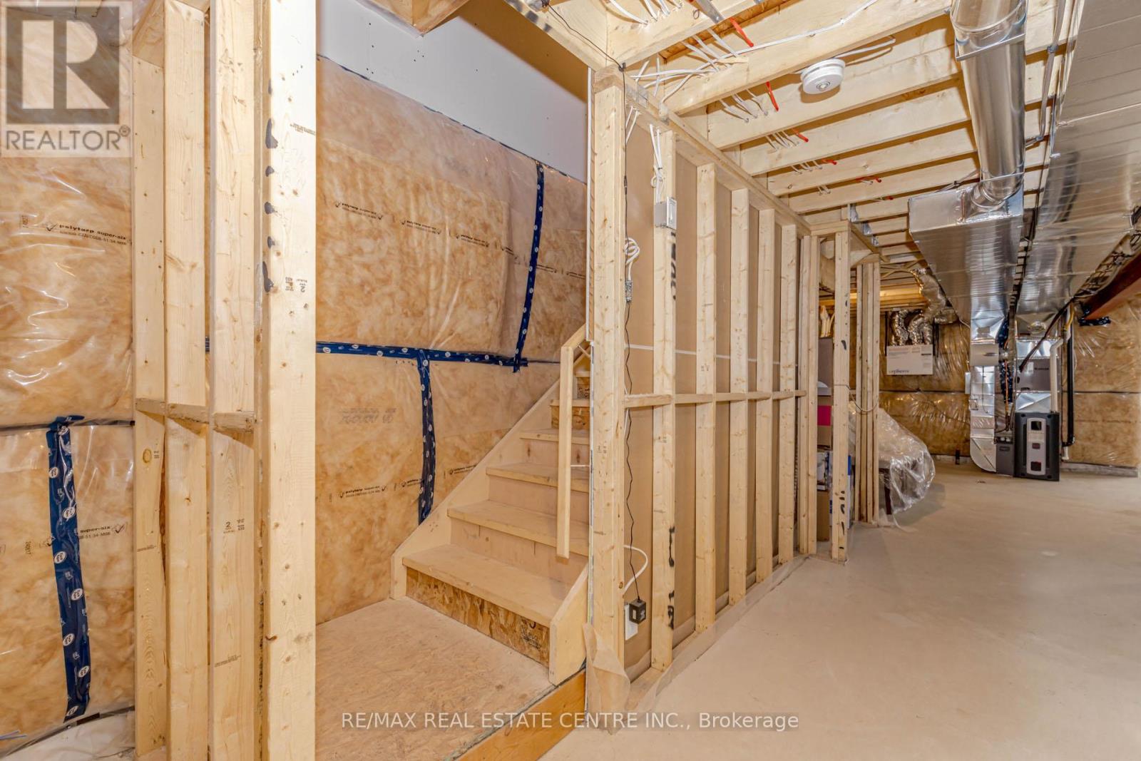 8 Moon Crescent, Cambridge, Ontario  N1S 0C4 - Photo 31 - X12912428