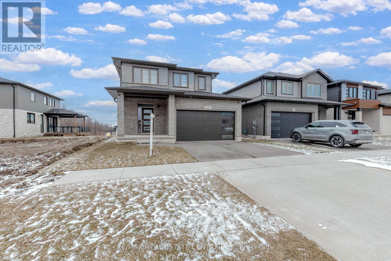 8 Moon Crescent, Cambridge, Ontario  N1S 0C4 - Photo 38 - X12912428