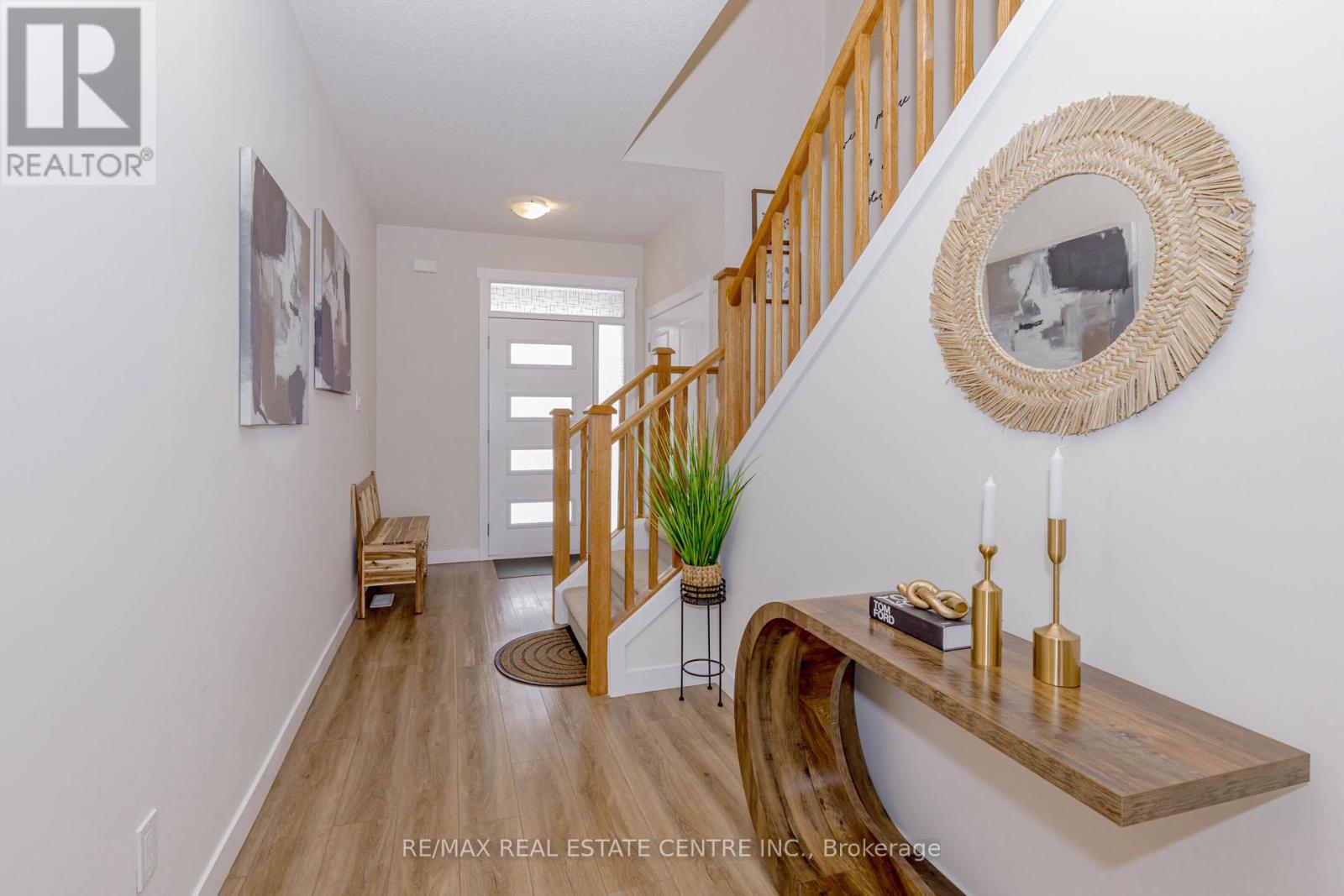 8 Moon Crescent, Cambridge, Ontario  N1S 0C4 - Photo 7 - X12912428