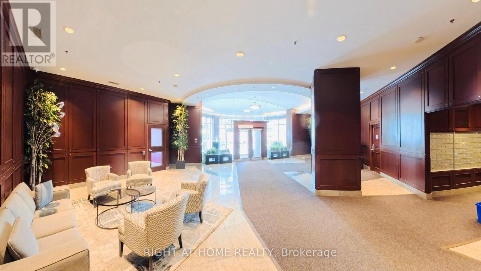 1901 - 234 Rideau Street, Ottawa, Ontario  K1N 0A9 - Photo 2 - X12632210