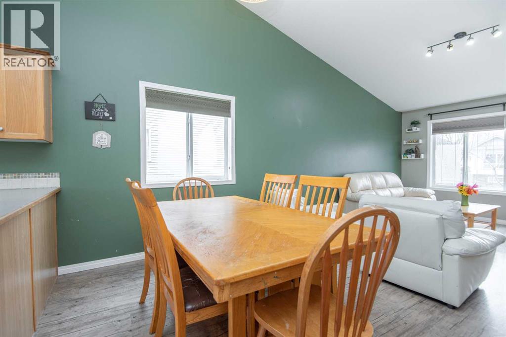 81 Inglewood Drive, Red Deer, Alberta  T4R 0B2 - Photo 11 - A2294426