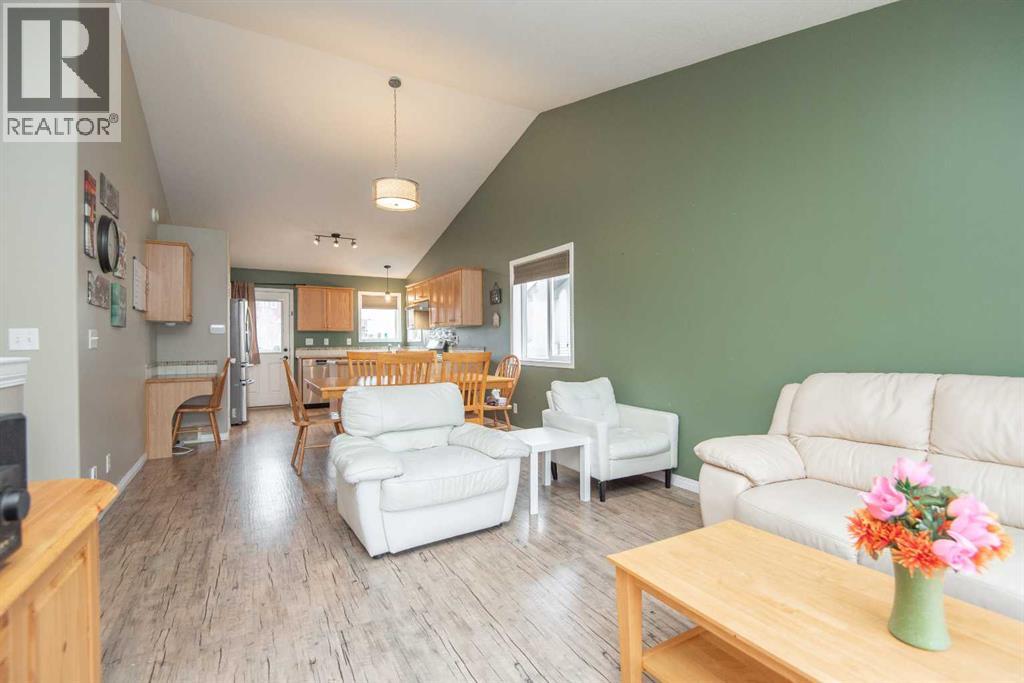 81 Inglewood Drive, Red Deer, Alberta  T4R 0B2 - Photo 13 - A2294426