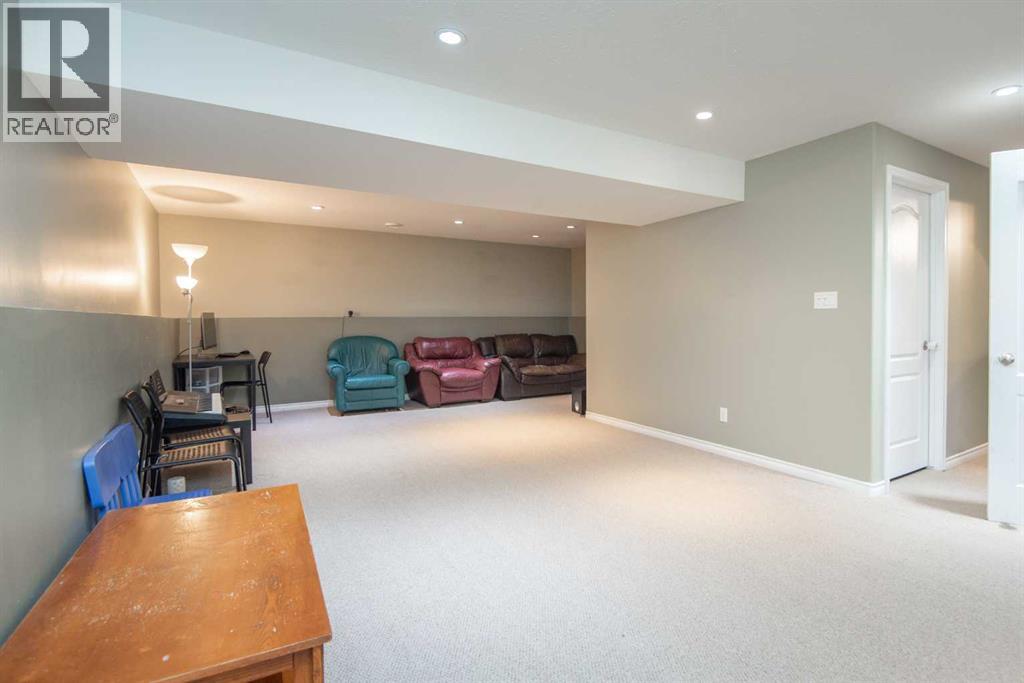 81 Inglewood Drive, Red Deer, Alberta  T4R 0B2 - Photo 29 - A2294426