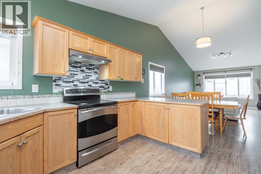 81 Inglewood Drive, Red Deer, Alberta  T4R 0B2 - Photo 4 - A2294426