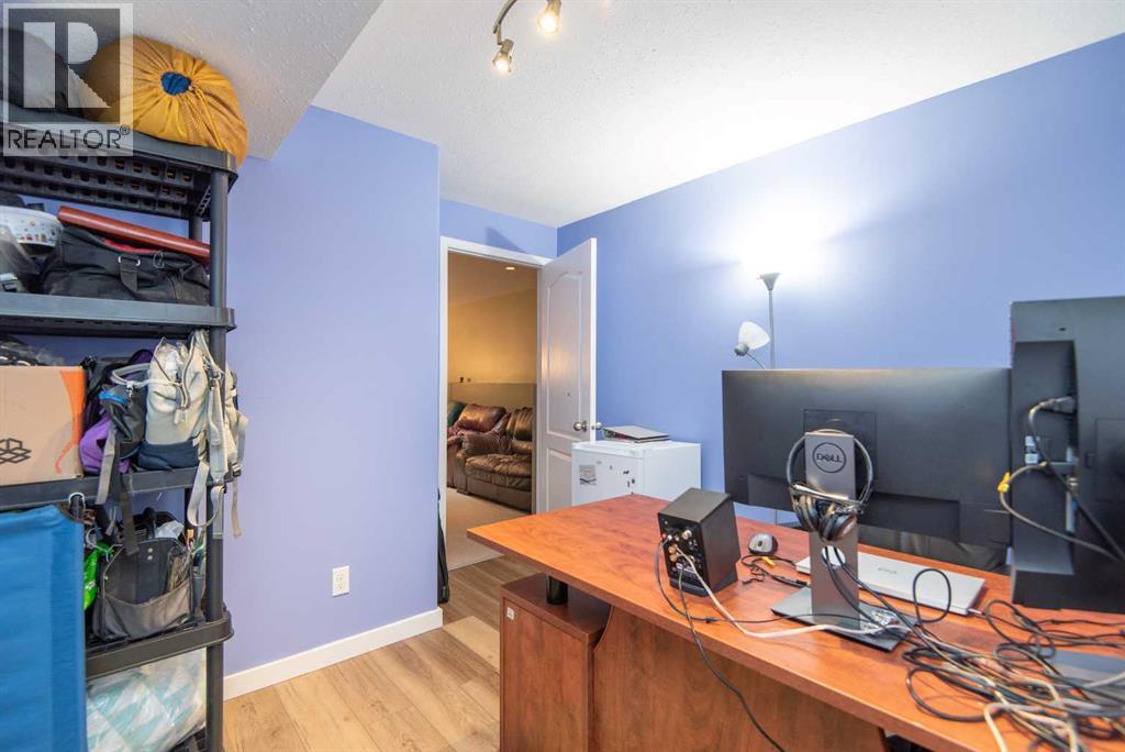 81 Inglewood Drive, Red Deer, Alberta  T4R 0B2 - Photo 36 - A2294426