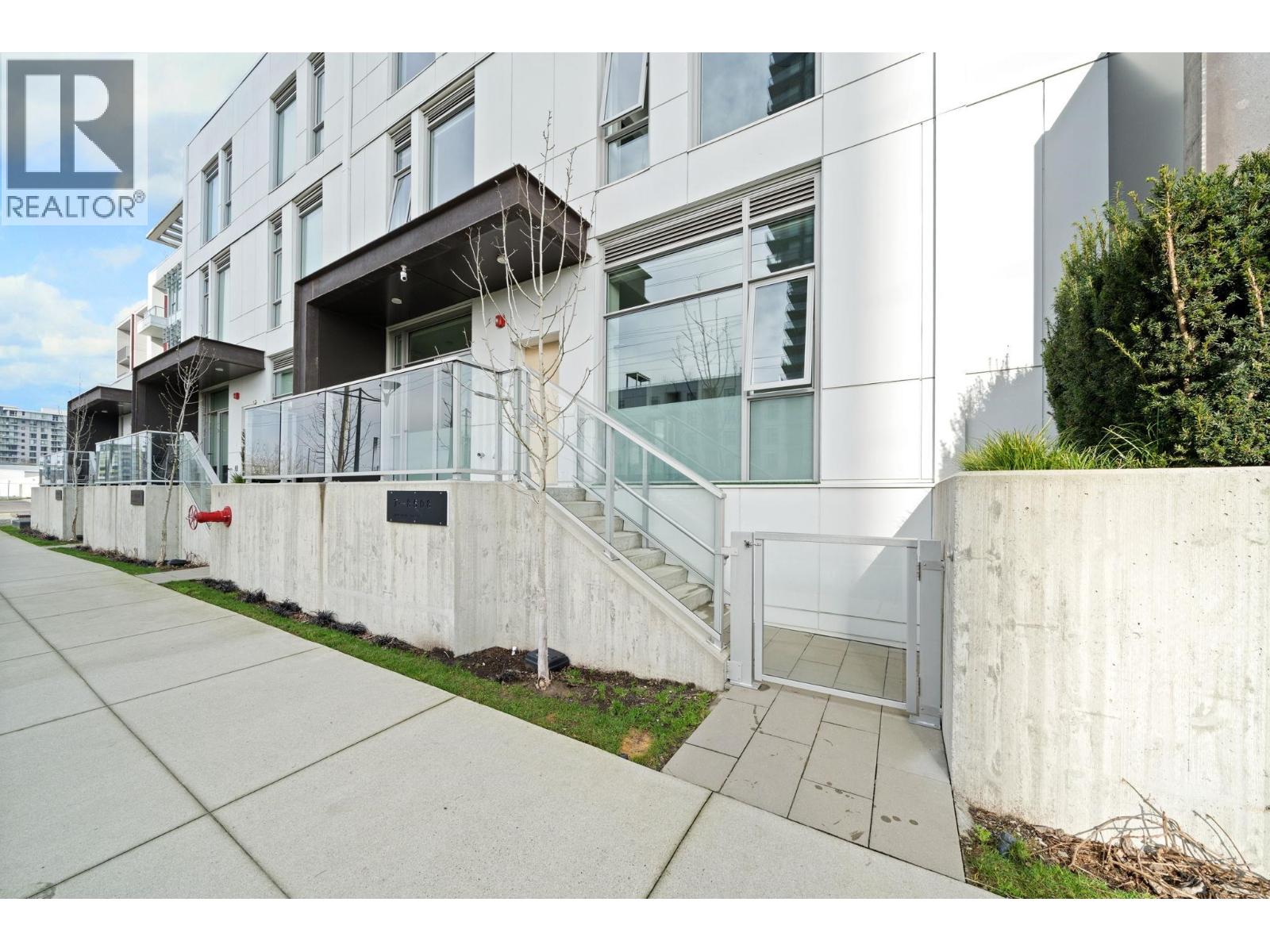 Listing Picture 2 of 29 : 7 8508 JACK UPPAL STREET, Vancouver / 溫哥華 - 魯藝地產 Yvonne Lu Group - MLS Medallion Club Member