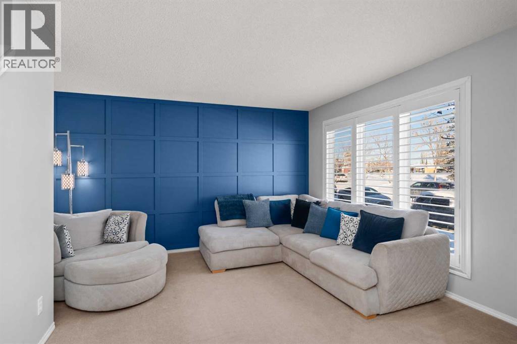 47 Eversyde Heath SW, Calgary, Alberta  T2Y 4P8 - Photo 2 - A2294191