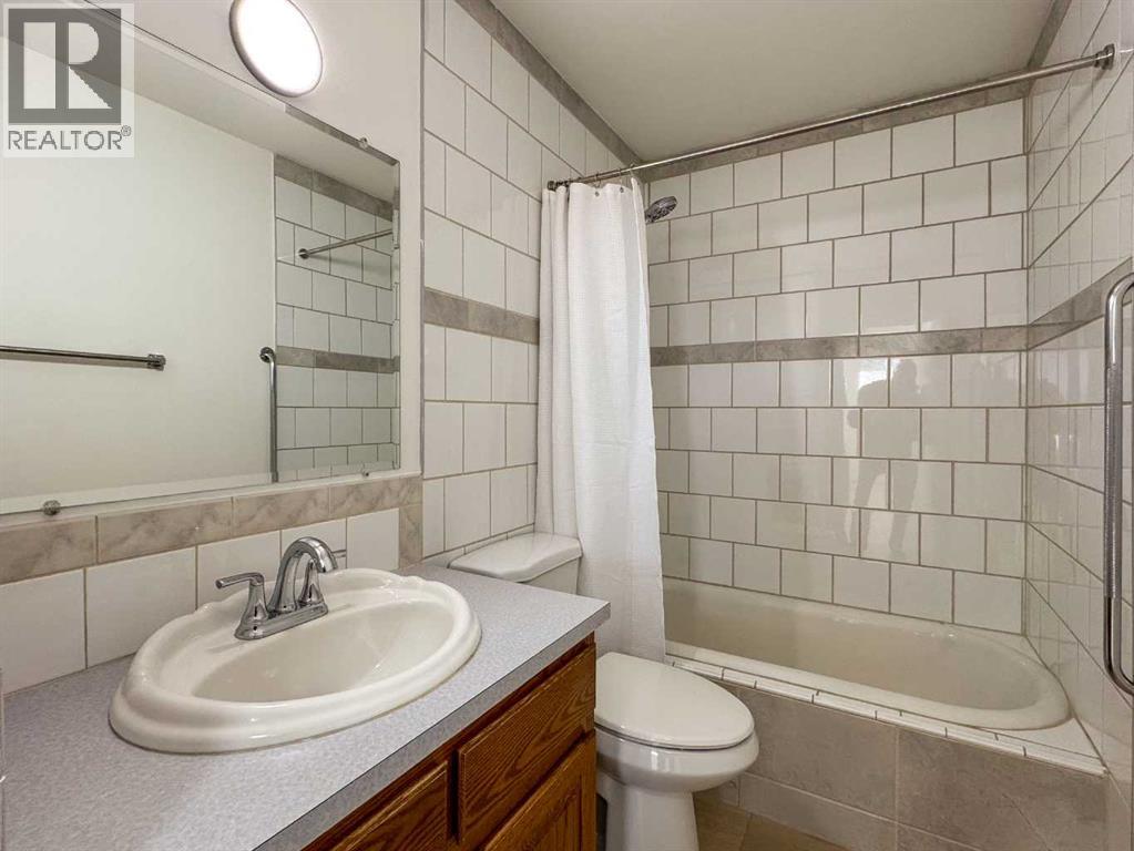 2212 72 Avenue SE, Calgary, Alberta  T2C 0G4 - Photo 9 - A2288129