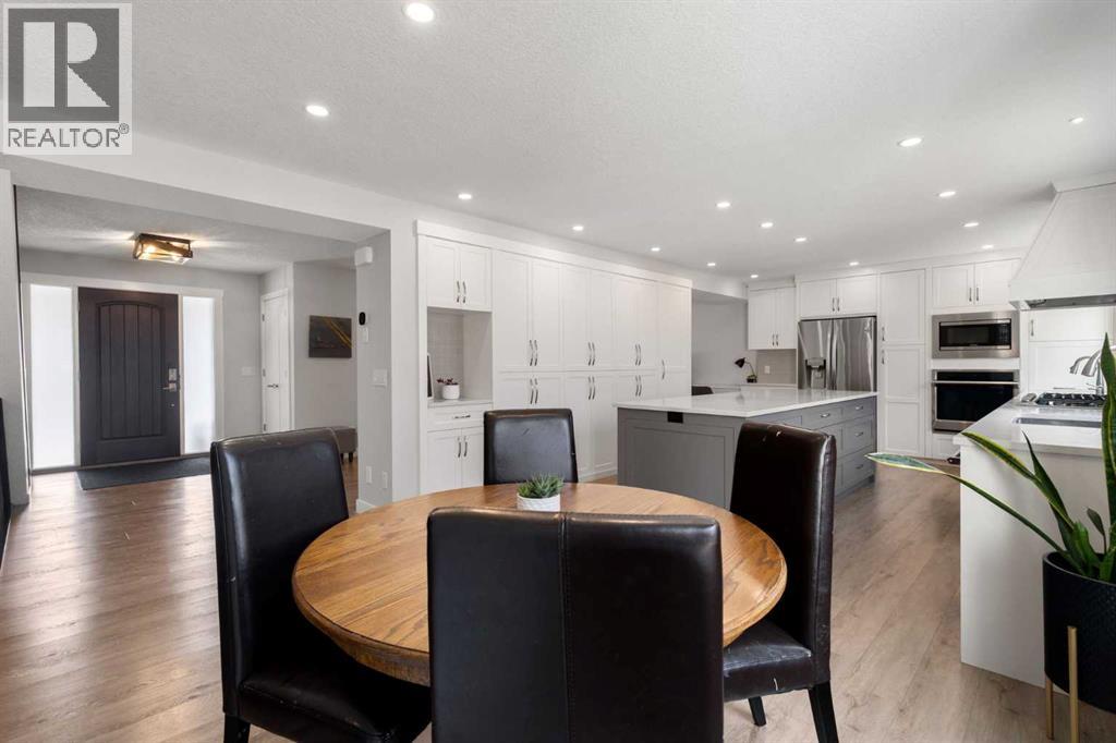 504 Varsity Estates Bay NW, Calgary, Alberta  T3B 2W8 - Photo 15 - A2295009