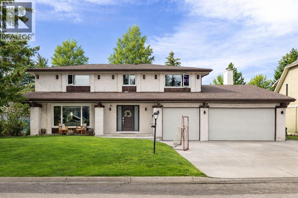 504 Varsity Estates Bay NW, Calgary, Alberta  T3B 2W8 - Photo 1 - A2295009