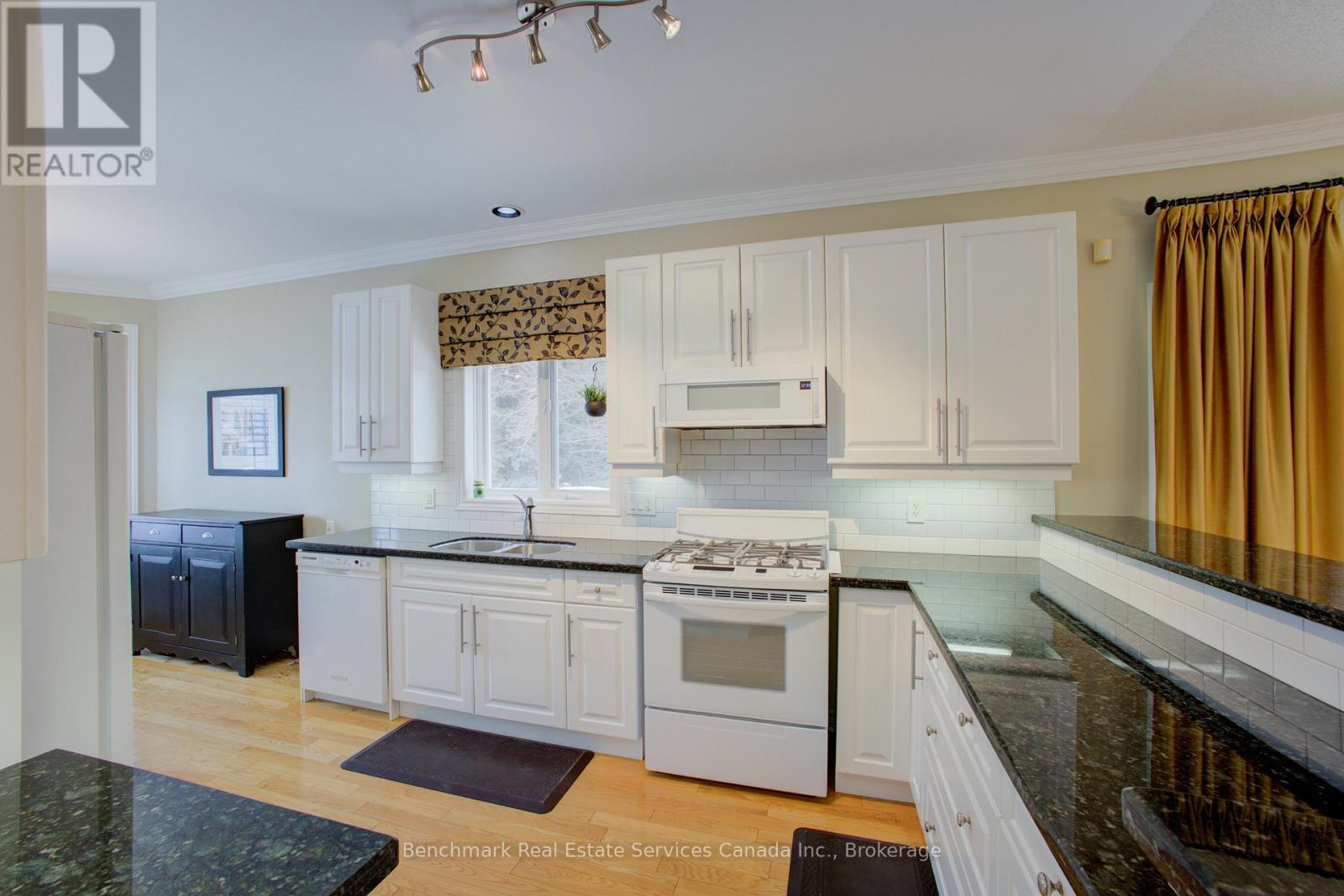 69 Bella Vista Trail, New Tecumseth, Ontario  L9R 2E2 - Photo 10 - N12912454