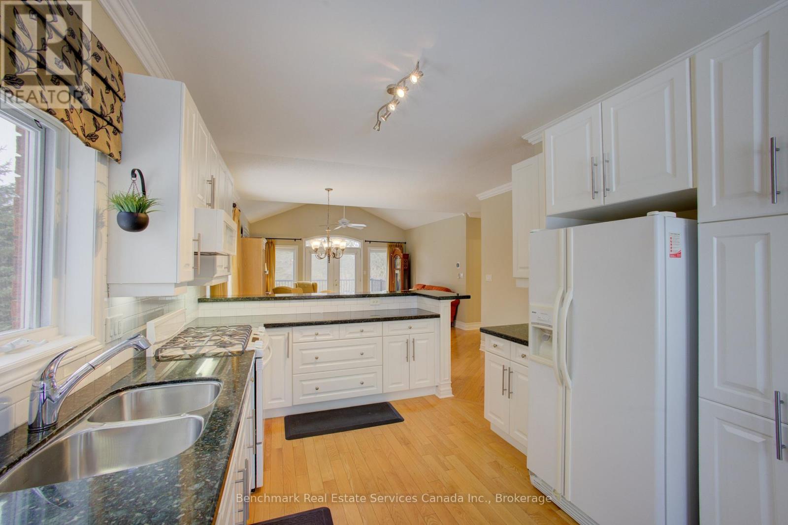 69 Bella Vista Trail, New Tecumseth, Ontario  L9R 2E2 - Photo 8 - N12912454