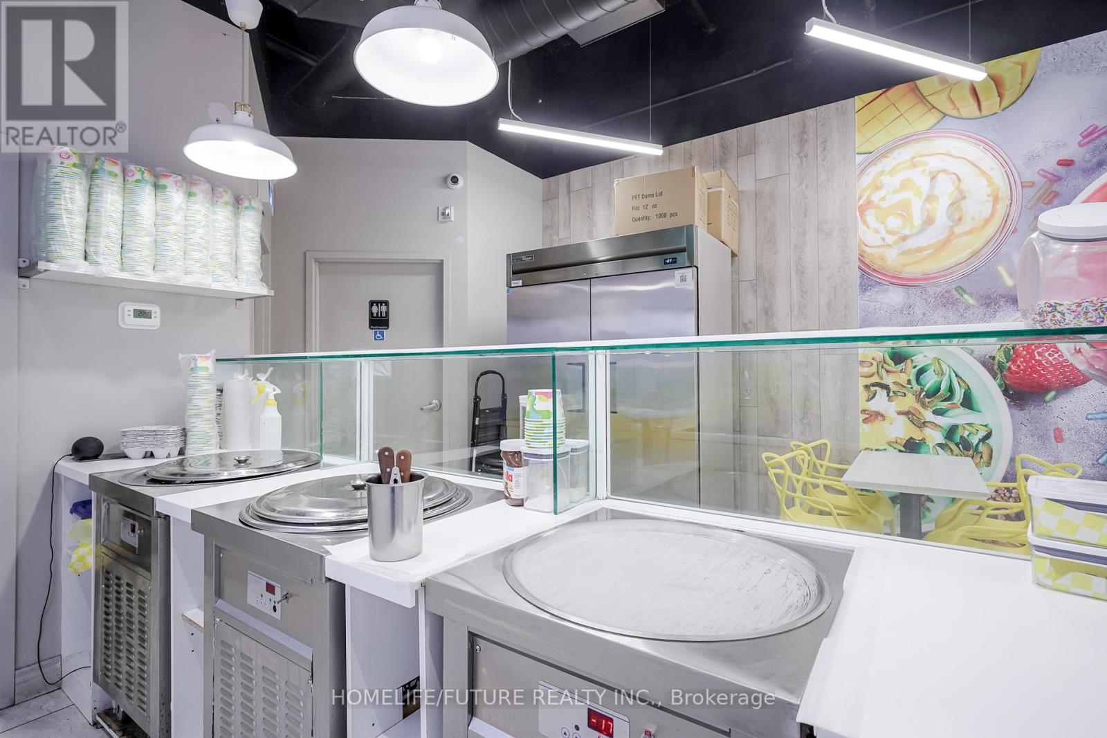 B20 - 62 Overlea Boulevard, Toronto, Ontario  M4H 1C4 - Photo 17 - C12912462