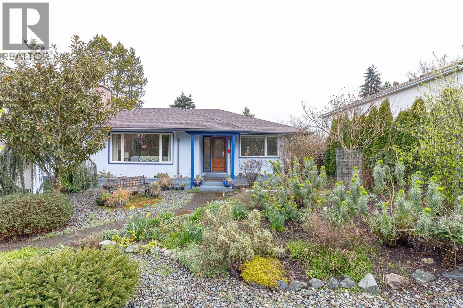1052 Craigflower Rd, Esquimalt, British Columbia