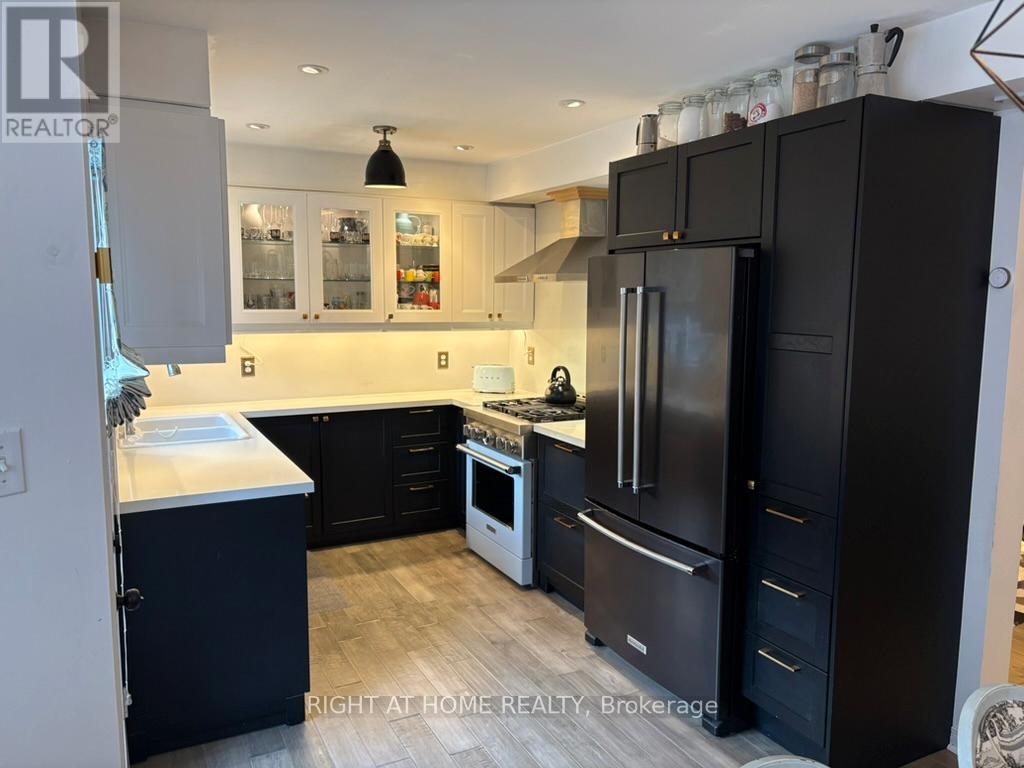 23 Grandwood Avenue, Whitchurch-Stouffville, Ontario  L4A 0M6 - Photo 6 - N12886054