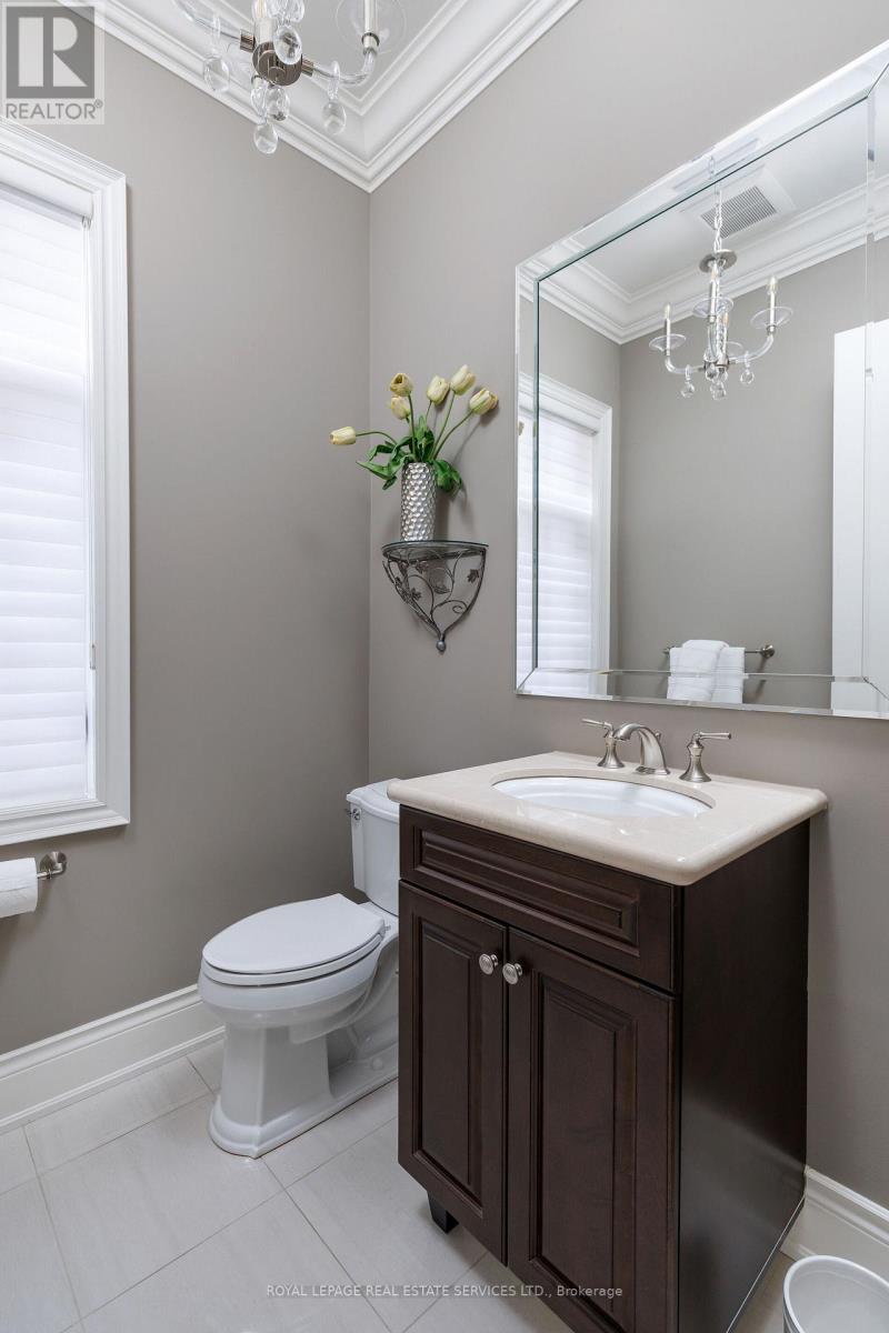 68 Annsleywood Court, Vaughan, Ontario  L4H 4G6 - Photo 8 - N12912416