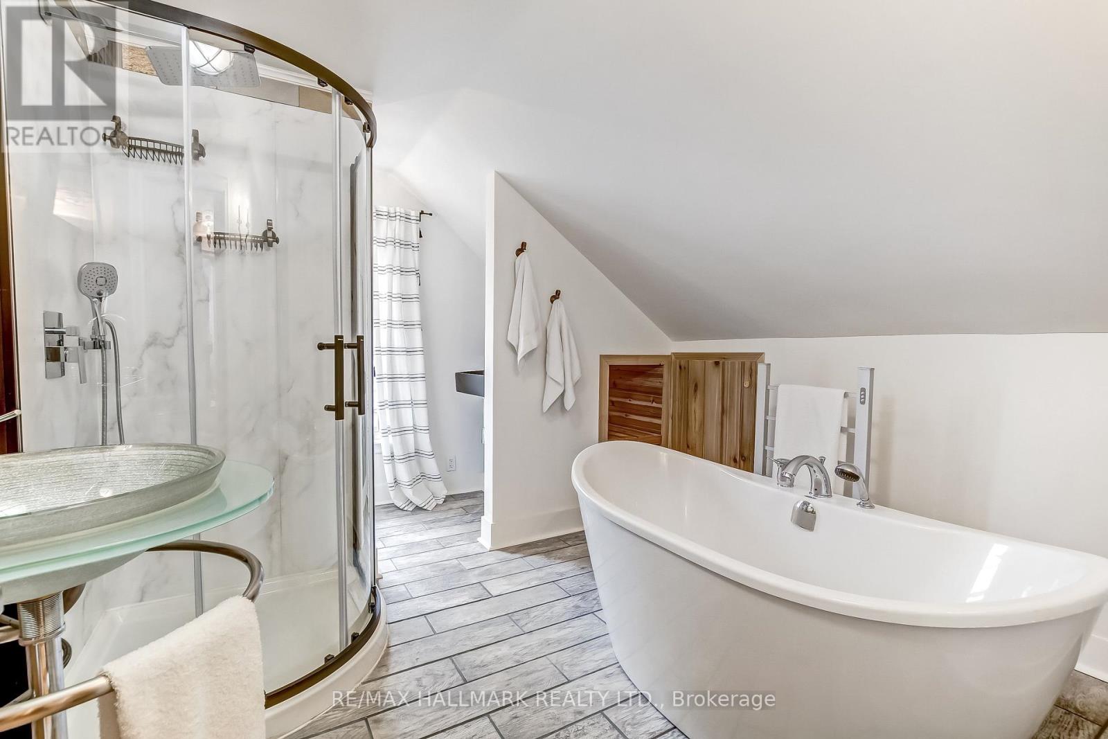 1927 Niagara Parkway, Fort Erie, Ontario  L2A 5M4 - Photo 21 - X12902632