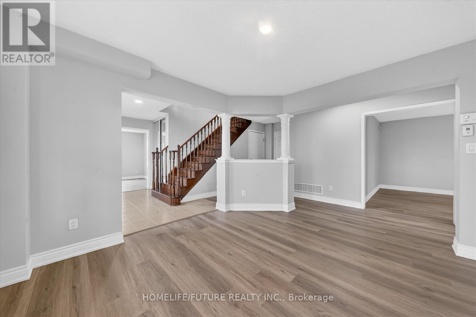 939 Miller Park Avenue, Bradford West Gwillimbury (Bradford), Ontario  L3Z 0L6 - Photo 10 - N12912458