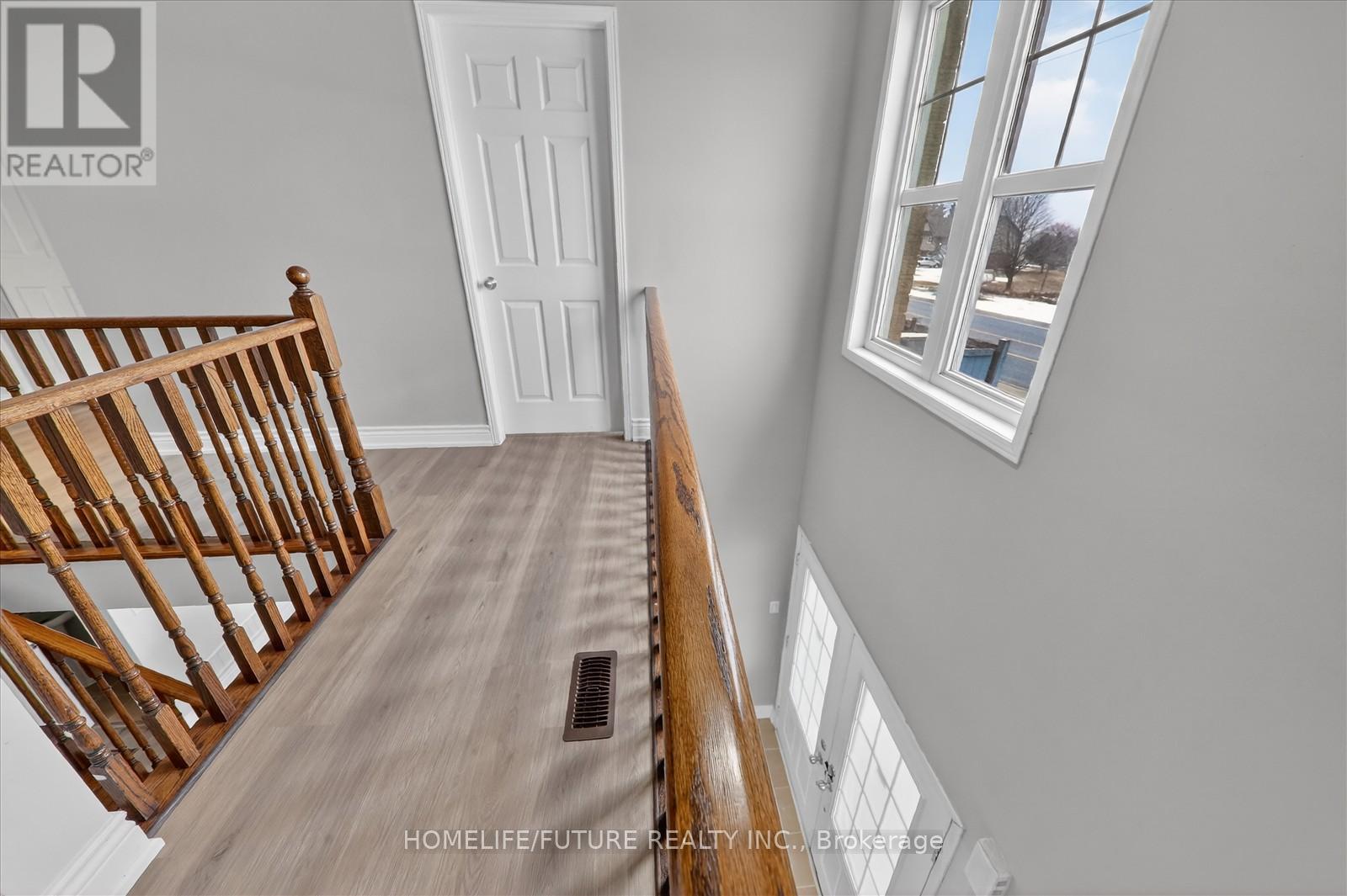 939 Miller Park Avenue, Bradford West Gwillimbury (Bradford), Ontario  L3Z 0L6 - Photo 20 - N12912458