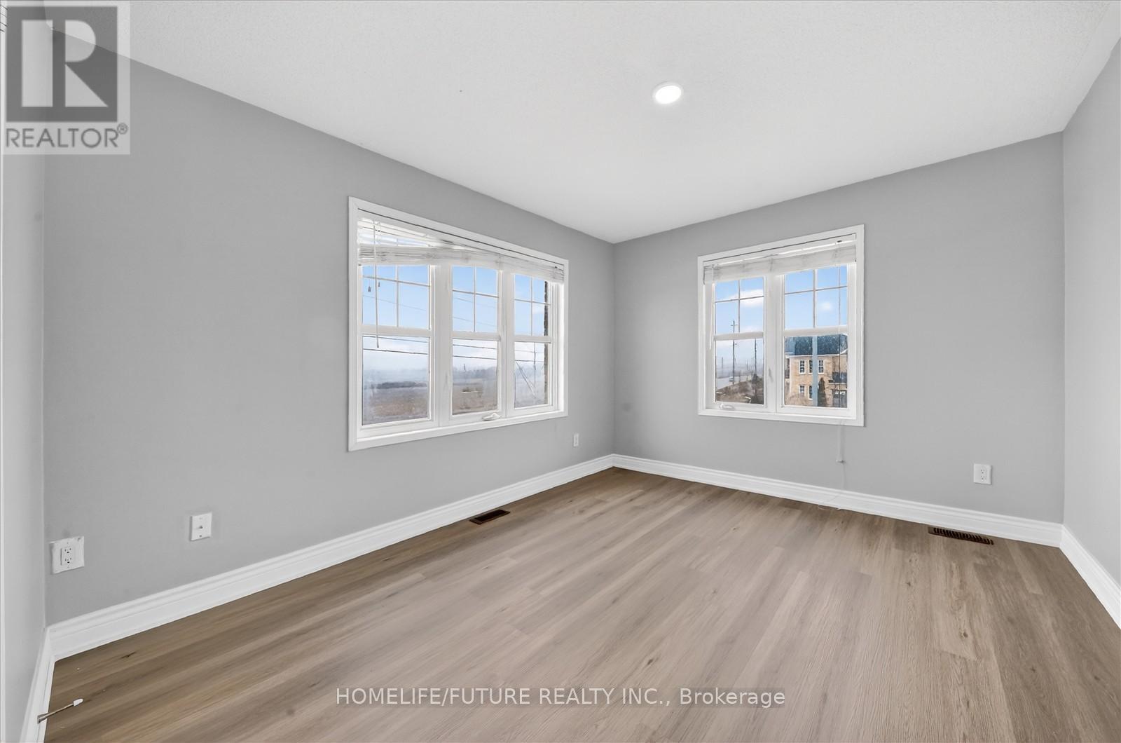 939 Miller Park Avenue, Bradford West Gwillimbury (Bradford), Ontario  L3Z 0L6 - Photo 31 - N12912458