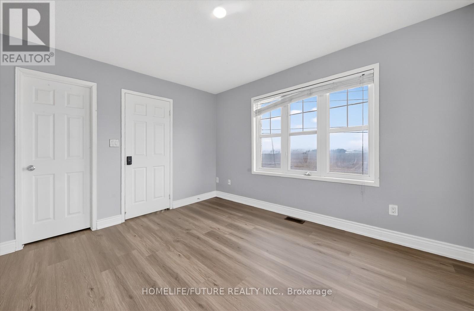 939 Miller Park Avenue, Bradford West Gwillimbury (Bradford), Ontario  L3Z 0L6 - Photo 32 - N12912458