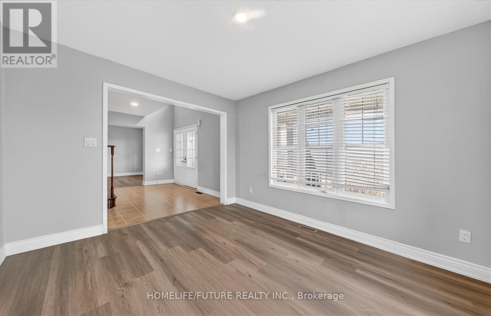 939 Miller Park Avenue, Bradford West Gwillimbury (Bradford), Ontario  L3Z 0L6 - Photo 8 - N12912458