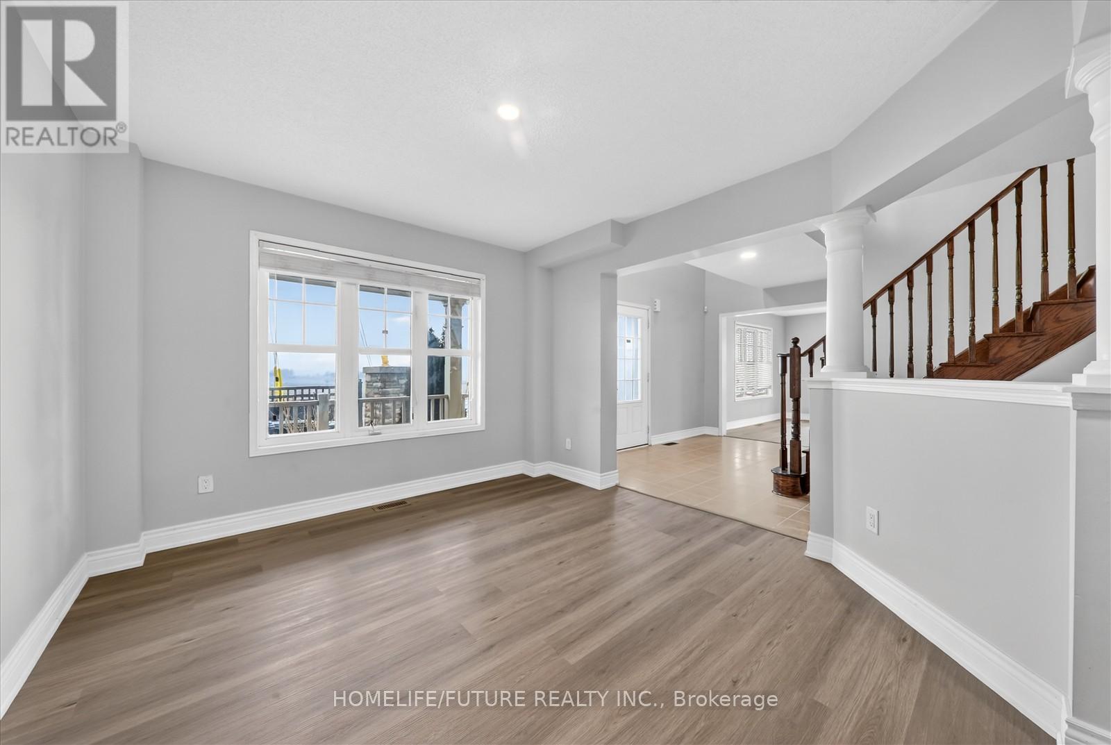 939 Miller Park Avenue, Bradford West Gwillimbury (Bradford), Ontario  L3Z 0L6 - Photo 9 - N12912458