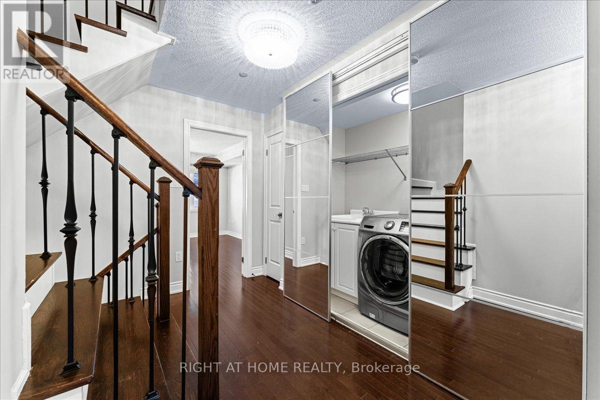 32 - 1331 Major Mackenzie Drive, Vaughan (Patterson), Ontario  L6A 4W4 - Photo 10 - N12912466