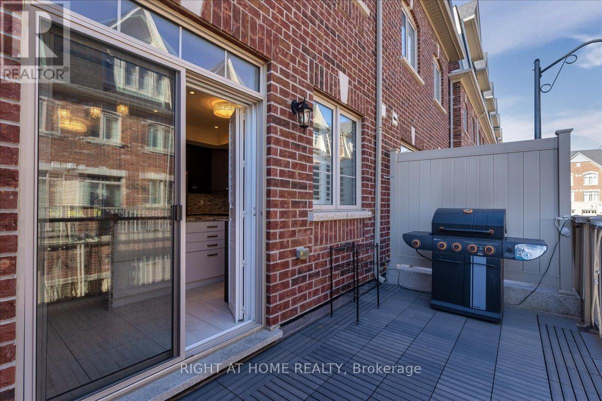 32 - 1331 Major Mackenzie Drive, Vaughan (Patterson), Ontario  L6A 4W4 - Photo 6 - N12912466