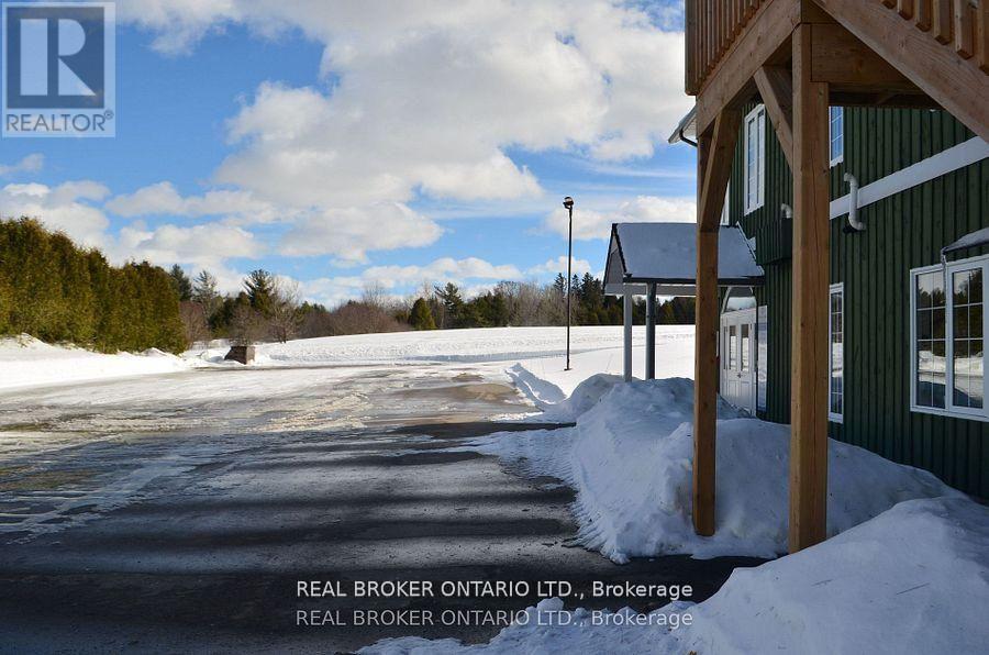 3 - 213 Horseshoe Valley Road E, Oro-Medonte, Ontario  L0K 1E0 - Photo 4 - S12912456