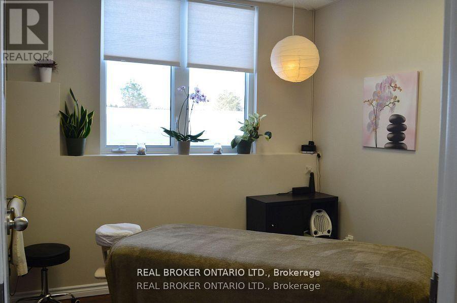 3 - 213 Horseshoe Valley Road E, Oro-Medonte, Ontario  L0K 1E0 - Photo 7 - S12912456