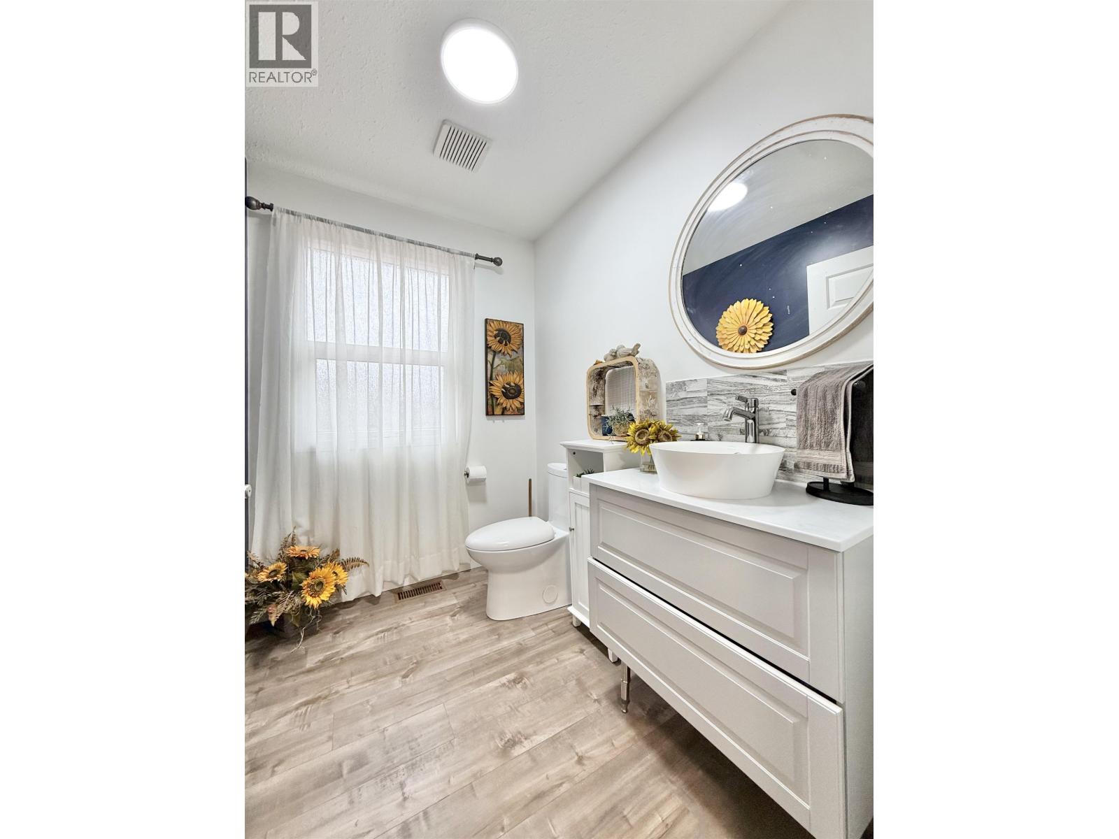 48 Valleyview Road, 150 Mile House, British Columbia  V0K 2G0 - Photo 24 - R3102453