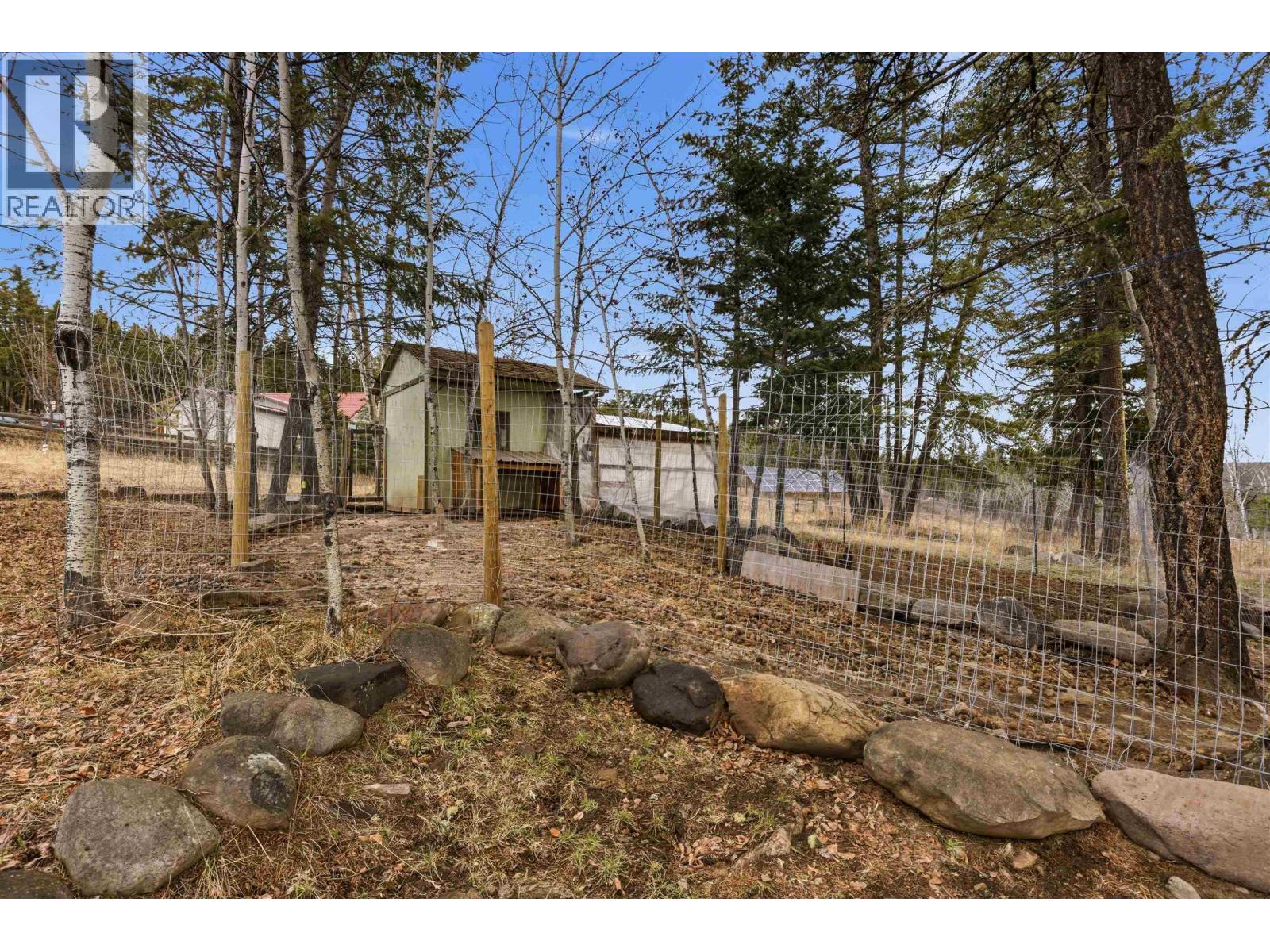 48 Valleyview Road, 150 Mile House, British Columbia  V0K 2G0 - Photo 11 - R3102453