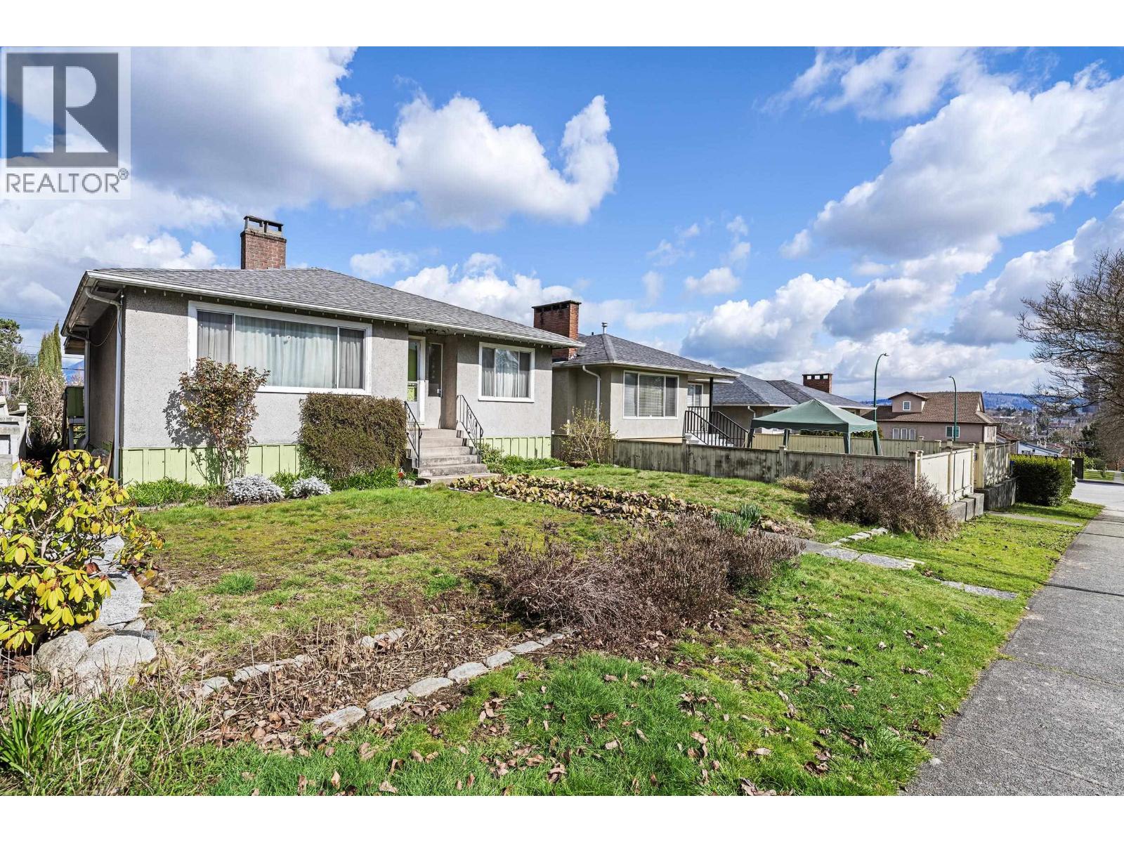 3281 E 2ND AVENUE, Vancouver
